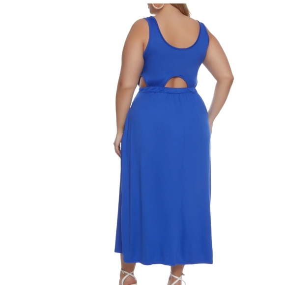 Mod X 2X Cut-Out Dress in Hunter Green F-0270 - Picture 2 of 9